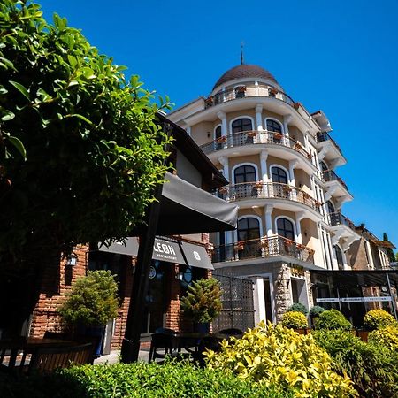 Leon Boutique Hotel Сухумі Екстер'єр фото