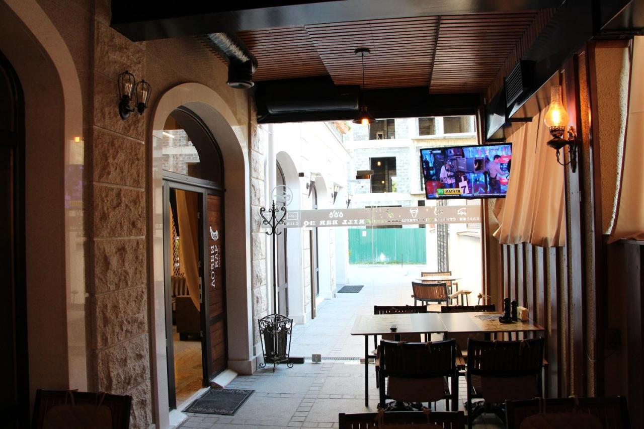 Leon Boutique Hotel Сухумі Екстер'єр фото