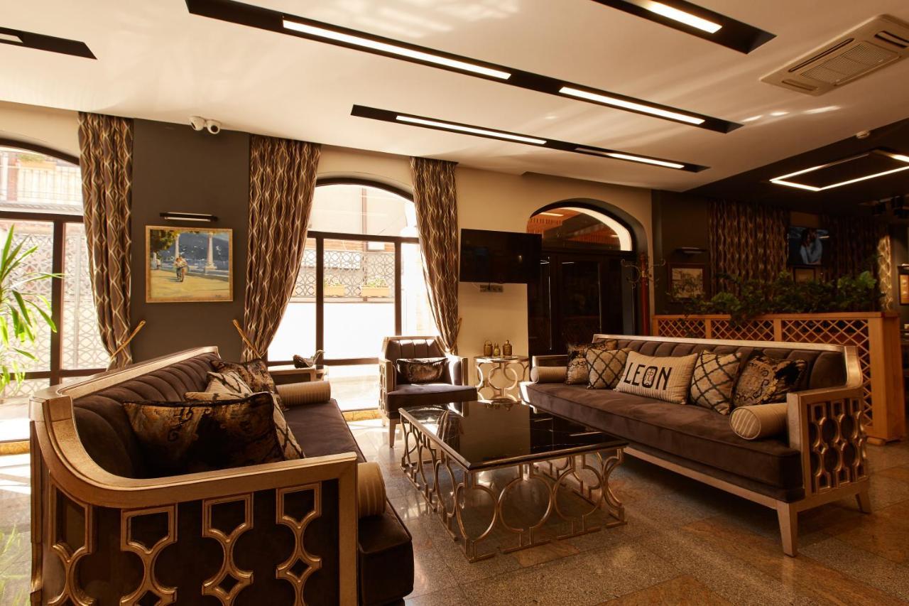 Leon Boutique Hotel Сухумі Екстер'єр фото