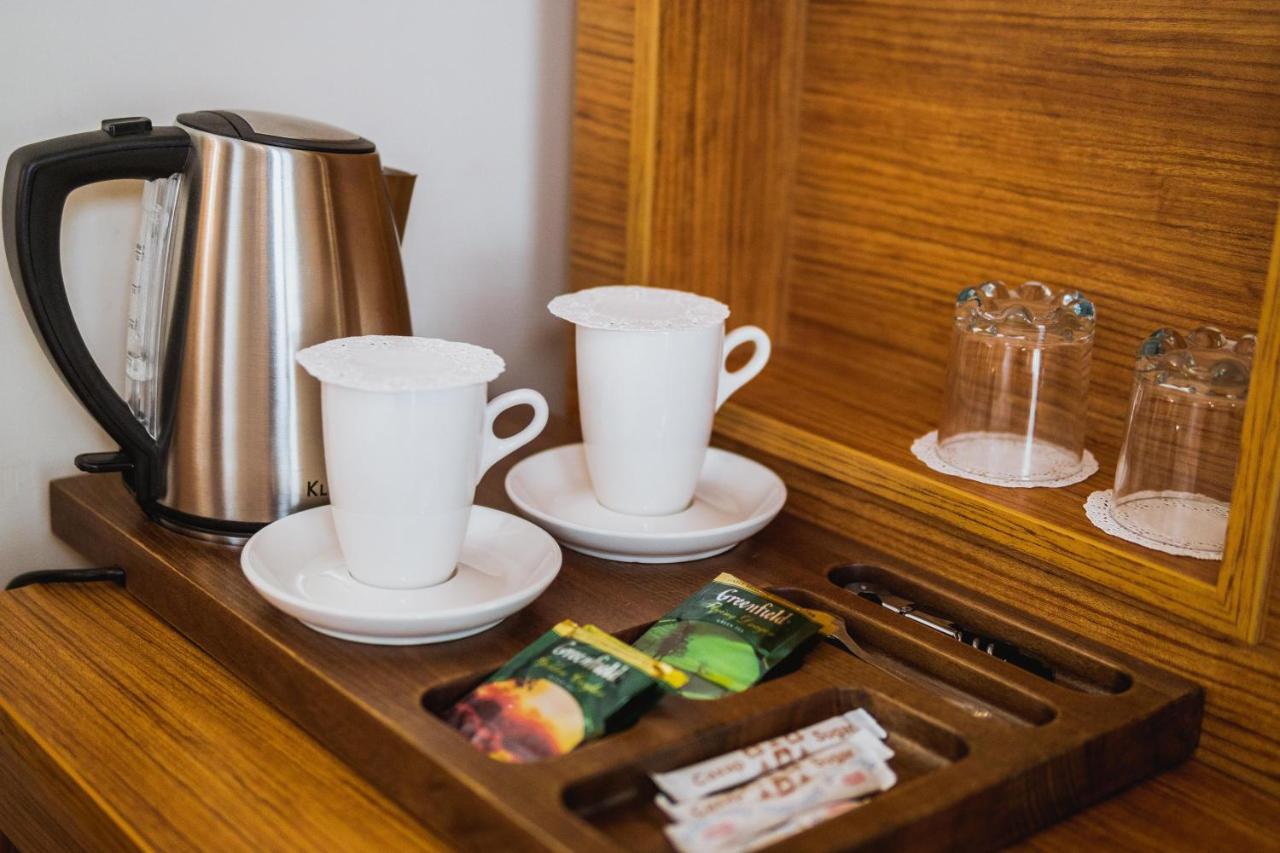 Leon Boutique Hotel Сухумі Екстер'єр фото