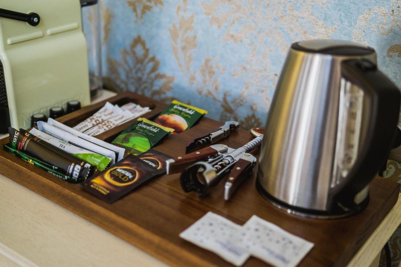 Leon Boutique Hotel Сухумі Екстер'єр фото