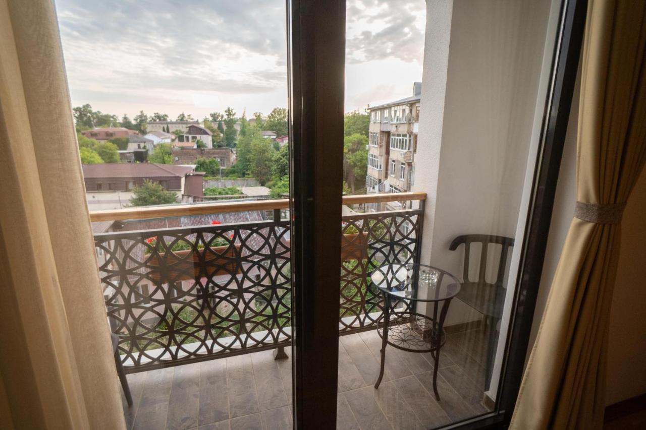 Leon Boutique Hotel Сухумі Екстер'єр фото