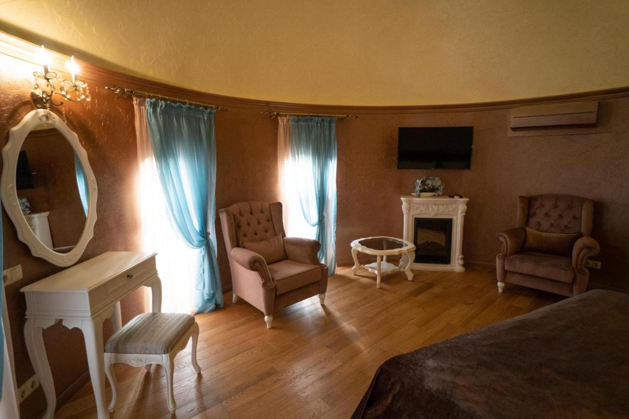 Leon Boutique Hotel Сухумі Екстер'єр фото