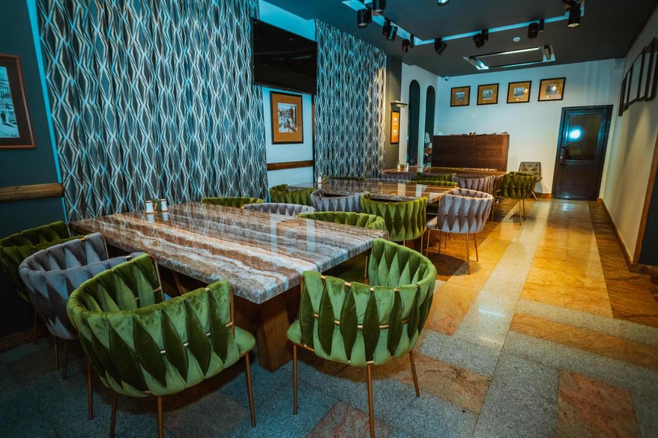 Leon Boutique Hotel Сухумі Екстер'єр фото