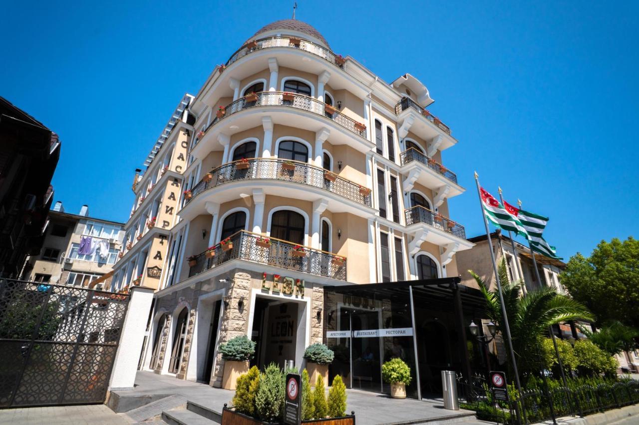 Leon Boutique Hotel Сухумі Екстер'єр фото