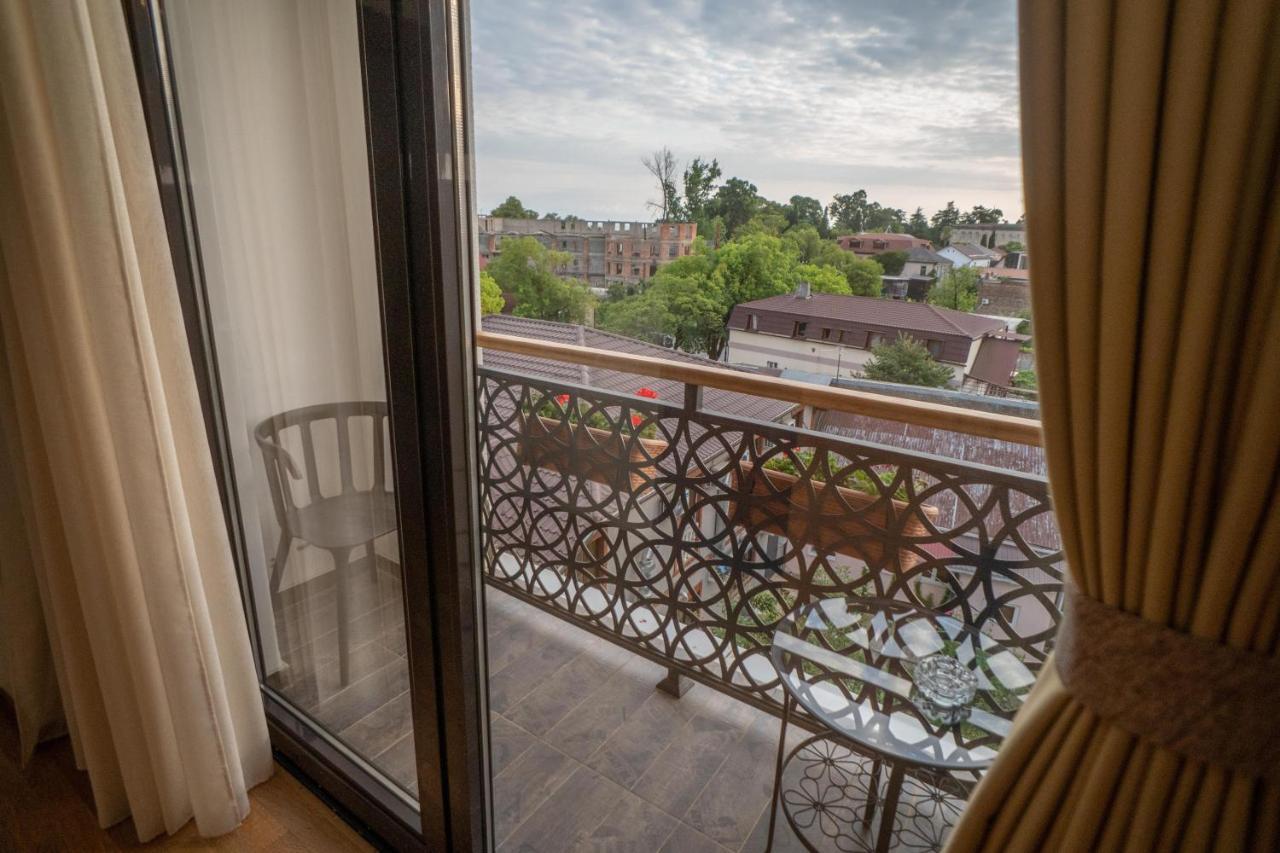 Leon Boutique Hotel Сухумі Екстер'єр фото